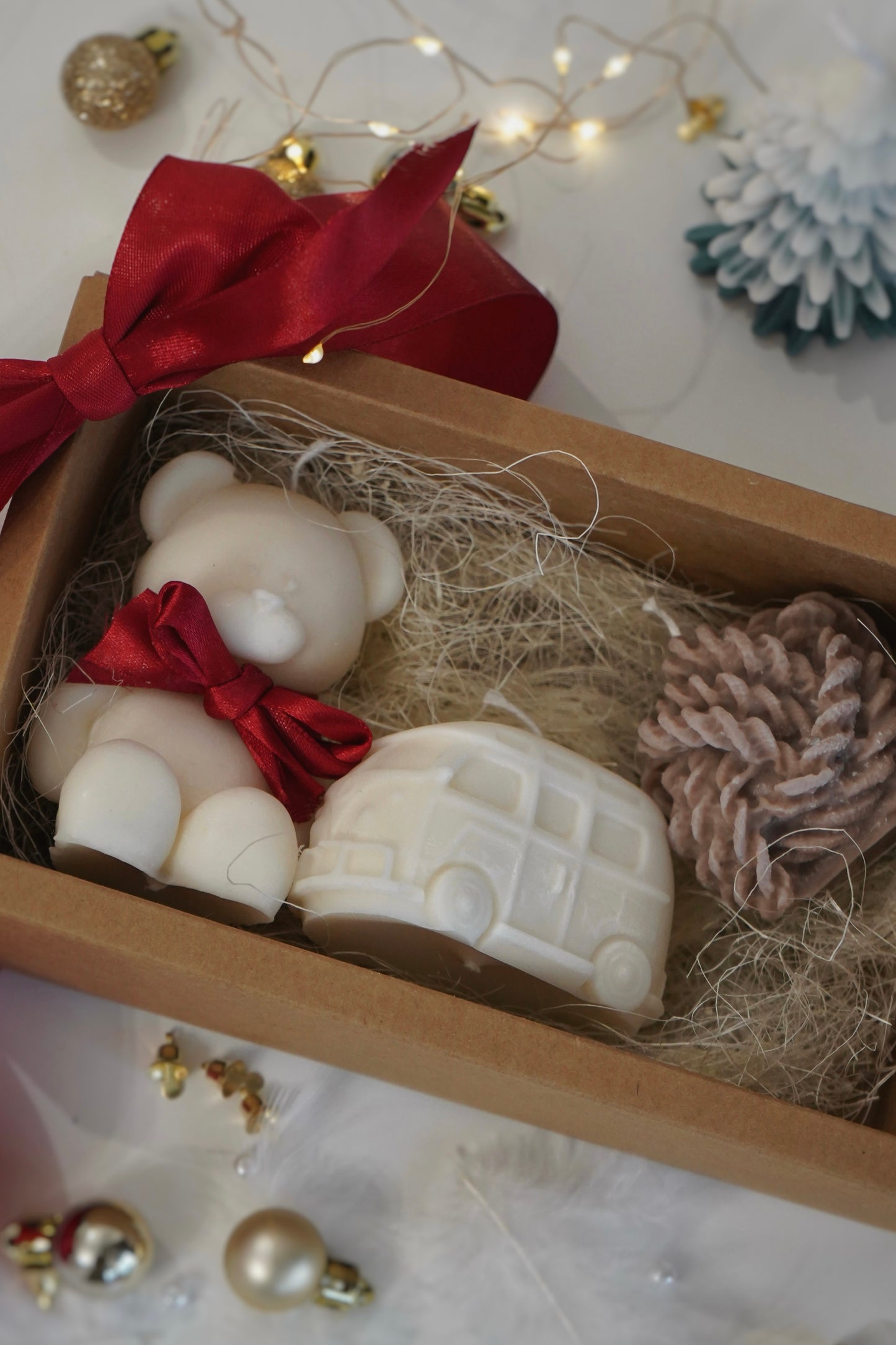 Pachet Cadou Teddy - trei lumânări parfumate decorative