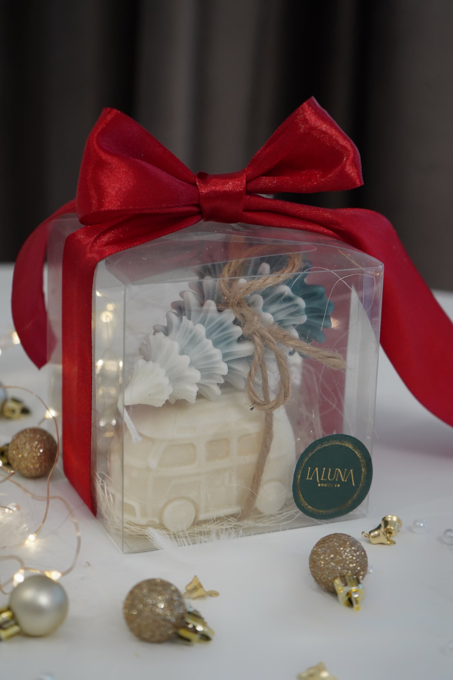 Lumânare Decorativă Mașinuță cu Brad