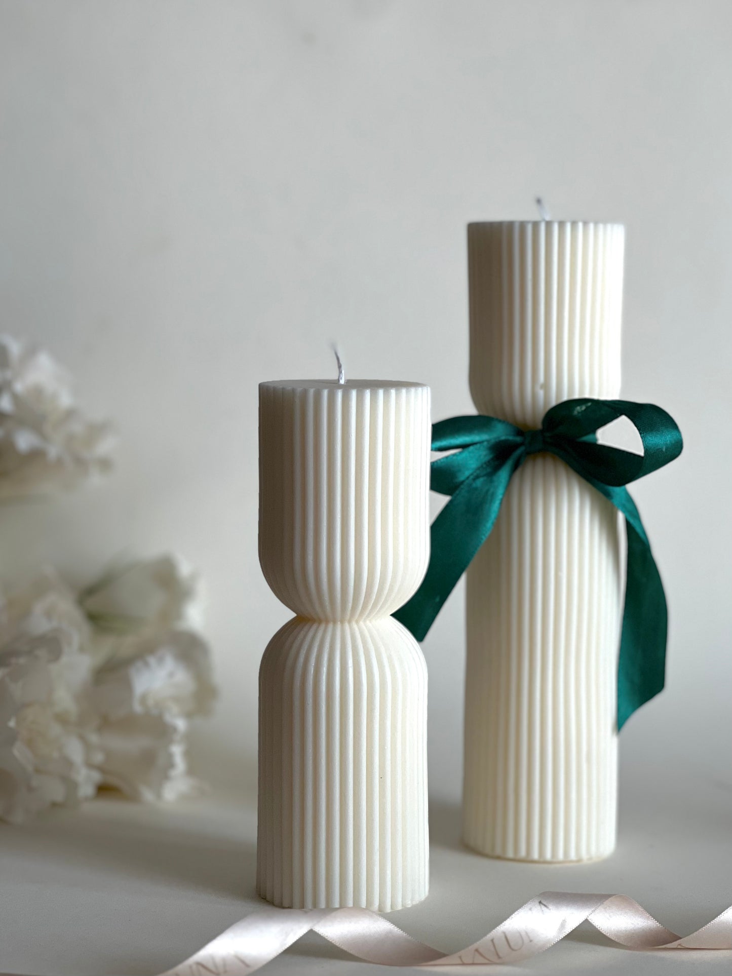 Set doua lumanare elegante, un cadou perfect pentru Craciun