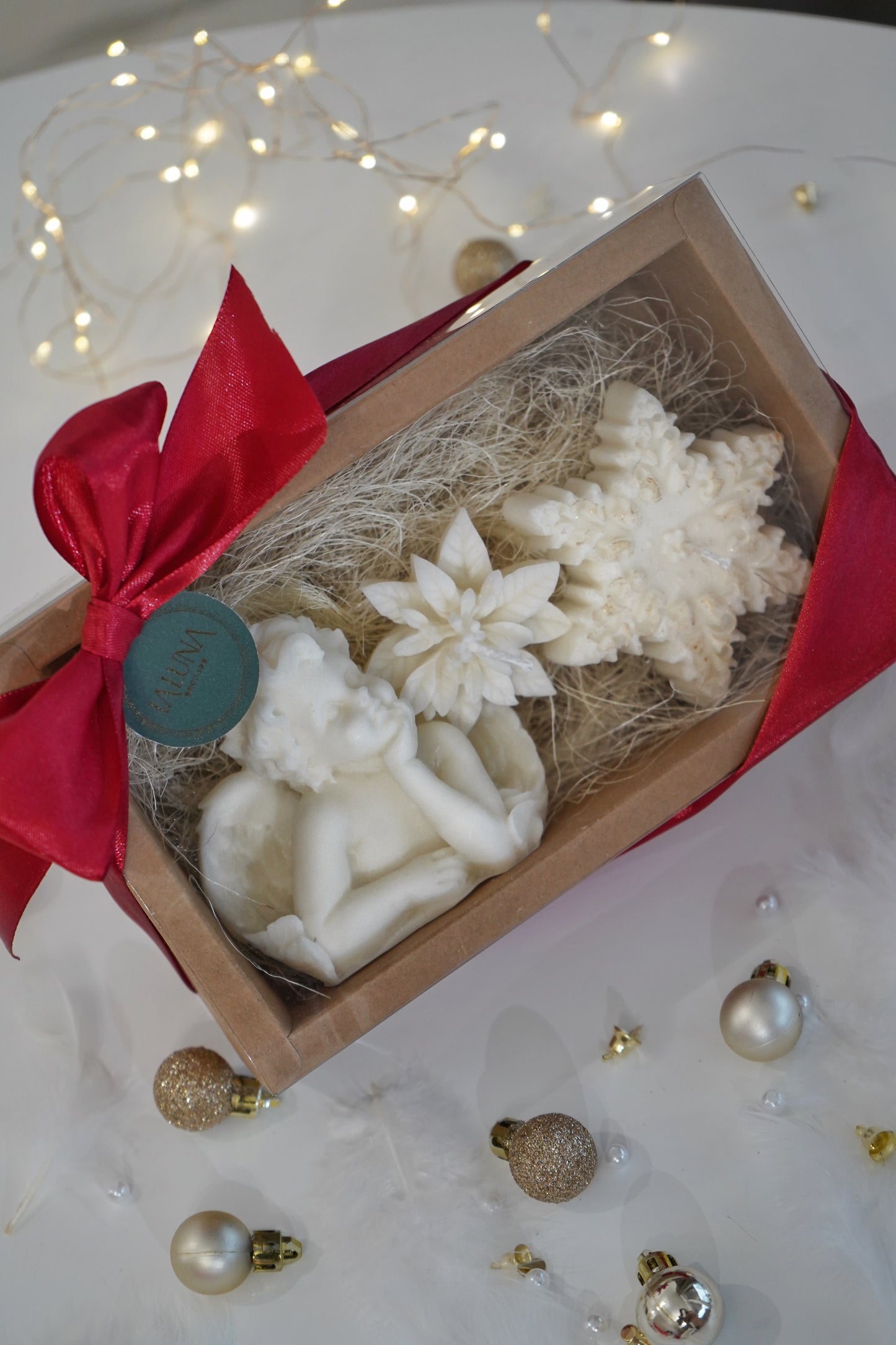 Set Cadou Elegant - lumânări parfumate cu aromă de vanilie și condimente dulci