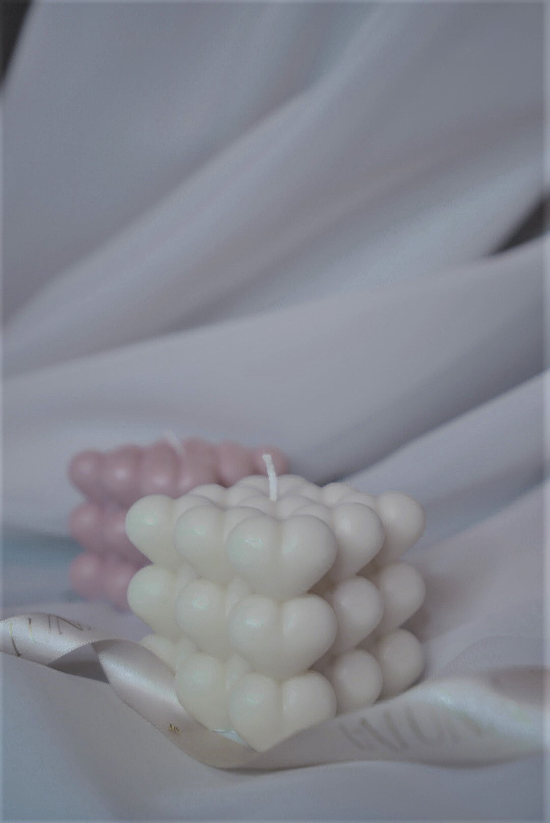 "Lumanari moderne si elegante pentru decoratii unice de Craciun."